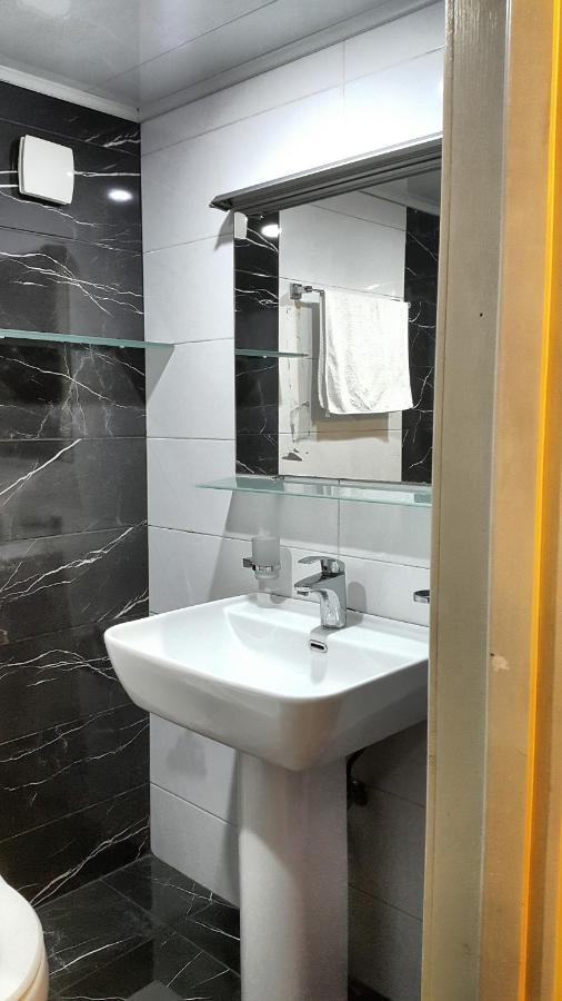 Wine Rise Apartment Tbilisi ภายนอก รูปภาพ